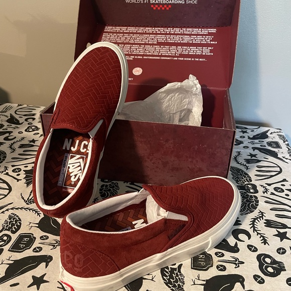 Vans x NJ Skateshop Sayre and Fisher Brick Co. Slip-Ons. SIZE 7.